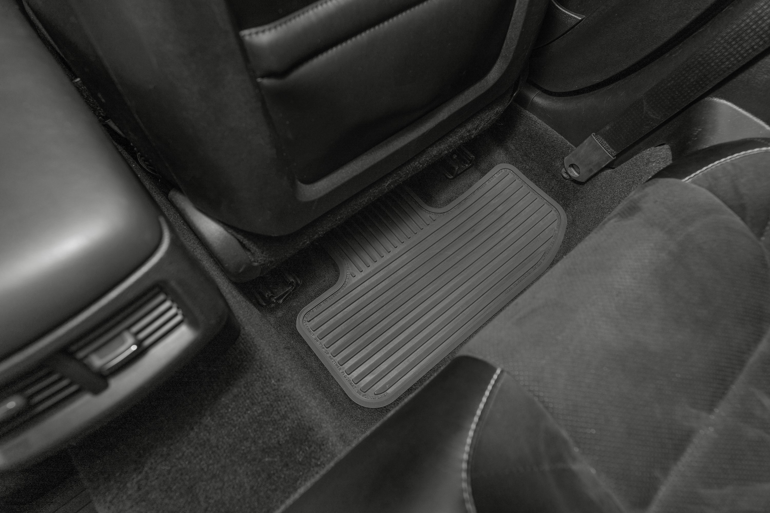 Challenger Floor Mats 11-24 Dodge Challenger RWD 4 Piece Custom Vintage Scene w/ R/T (2015-Current) Insert - Black w/ White Insert FlexTread