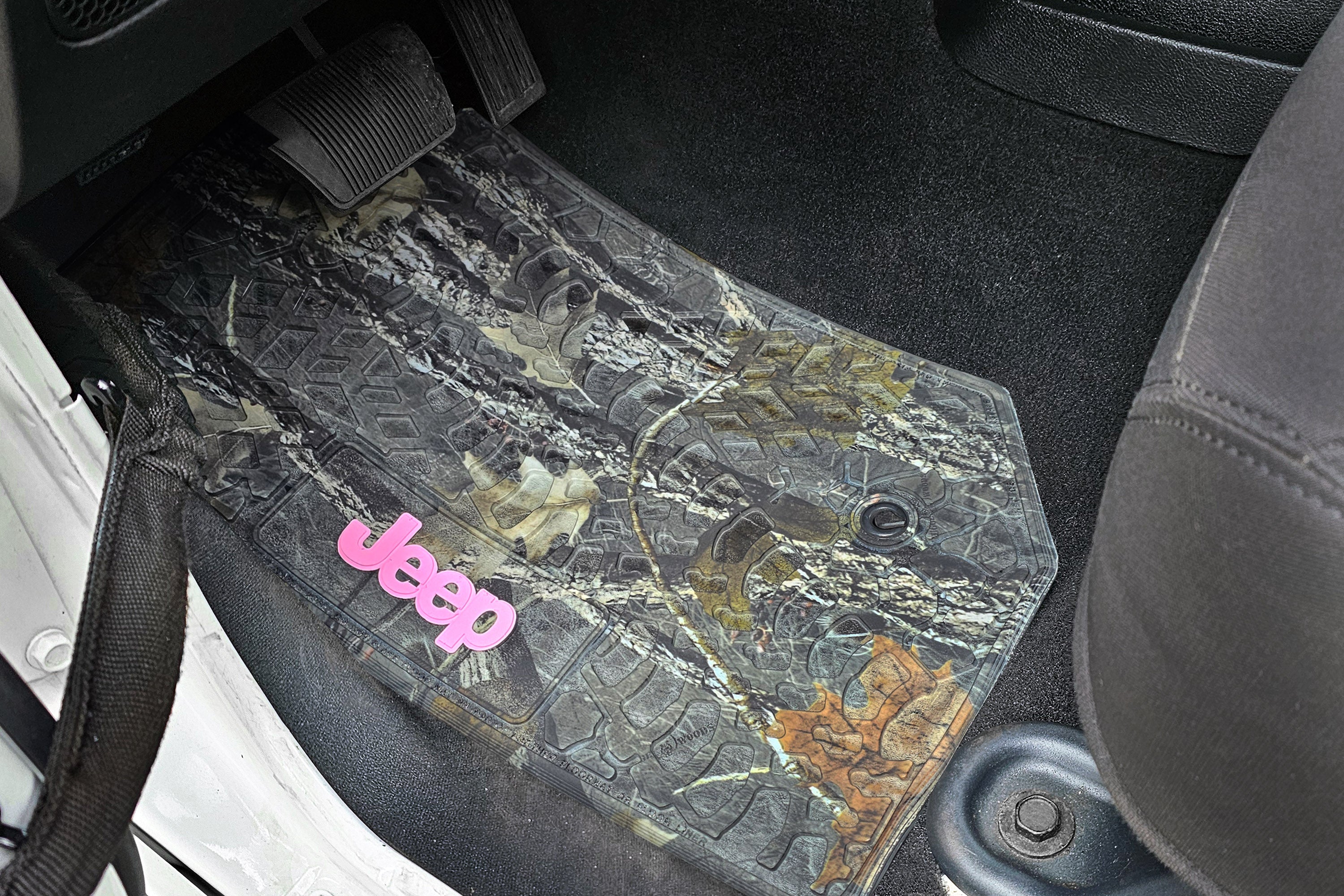 Jeep Floor Mats 07-13 Jeep Wrangler JK 2 Dr 2 Piece Tire Tread/Scorched Earth Scene w/ Jeep Insert - Rugged Woods w/ Pink insert FlexTread