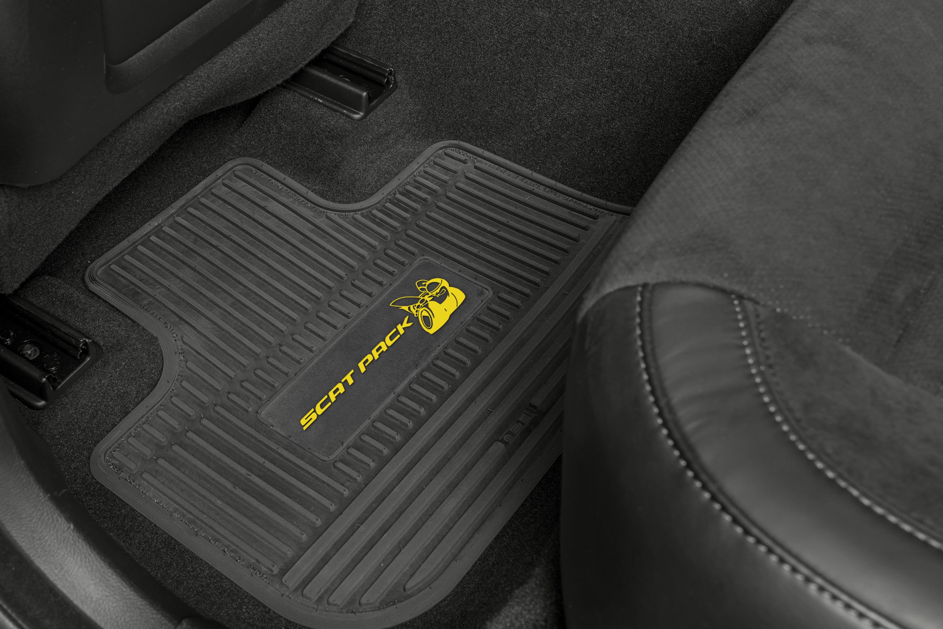 New! 2005 - 2008 Dodge Magnum Black Carpet Floor Mats 4pc w Embroidered New! 2005 - 2008 Dodge Magnum Black Carpet Floor Mats 4pc w Embroidered